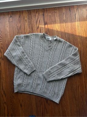 Women’s Gray Cable Knit V-Neck Sweater